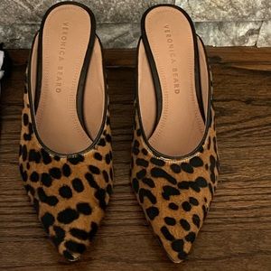 Veronica Beard slip on kitten heel shoes comes with dust bag…. Wore once